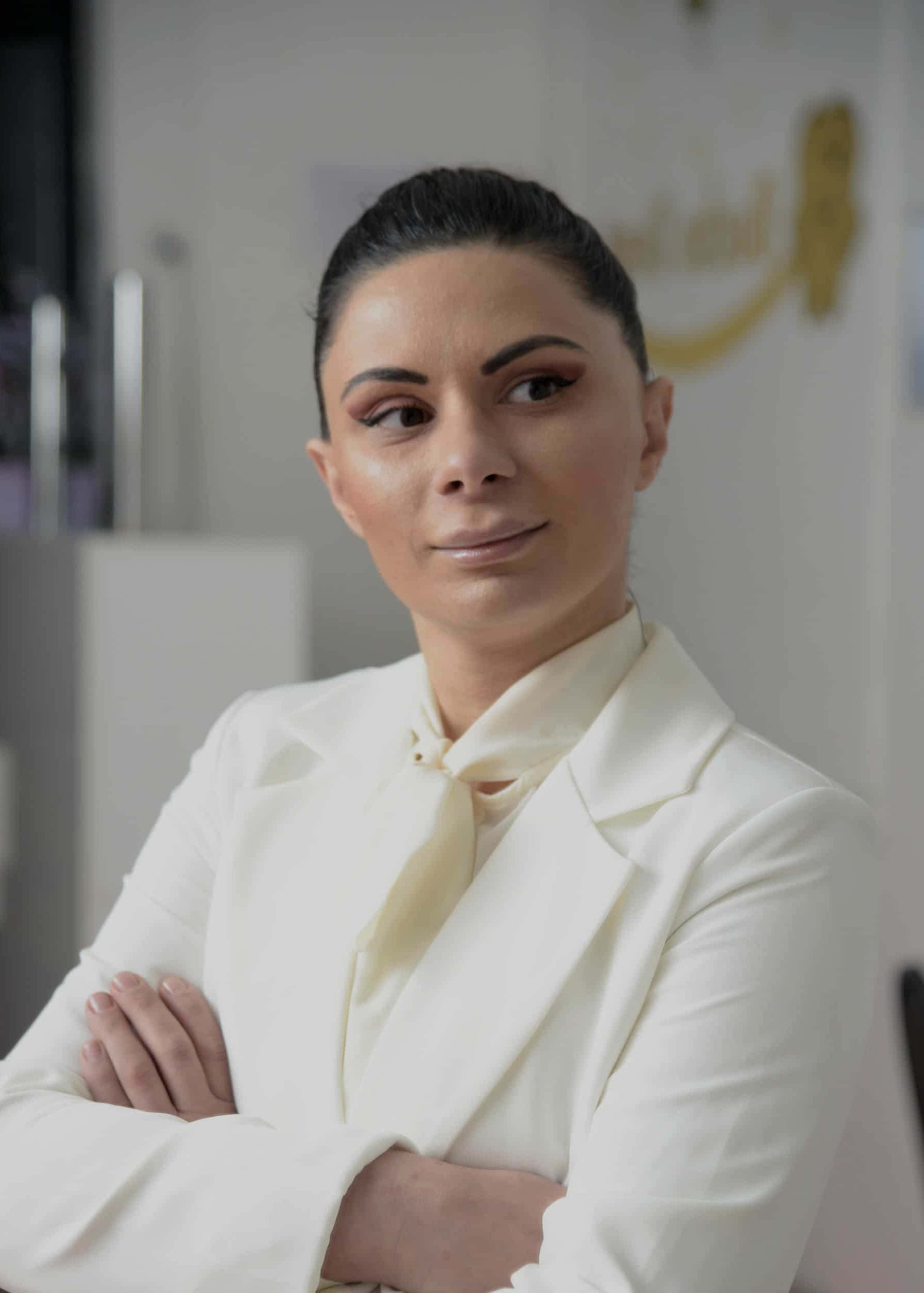 იზა ძიძიკაშვილი